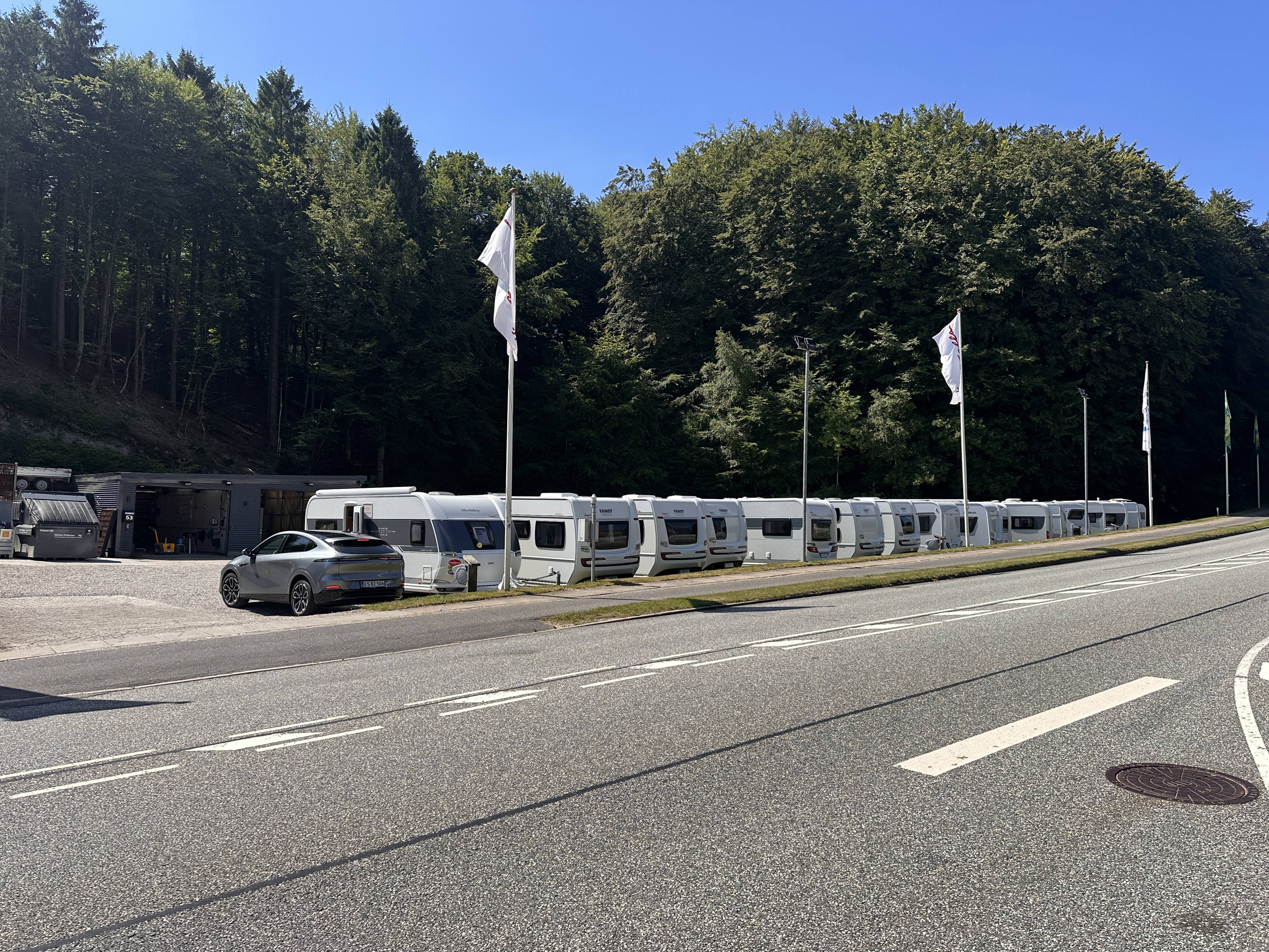 Udstillingen strækker sig langs Funder Bakke 53